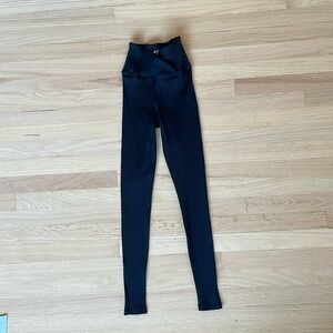 Year Of Ours cross front leggingss